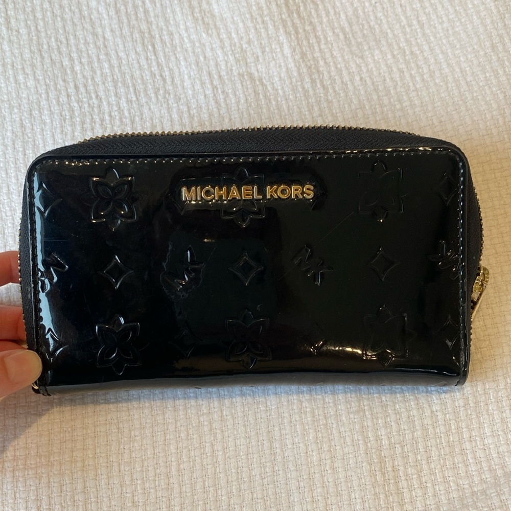 Black Michael Kors wallet